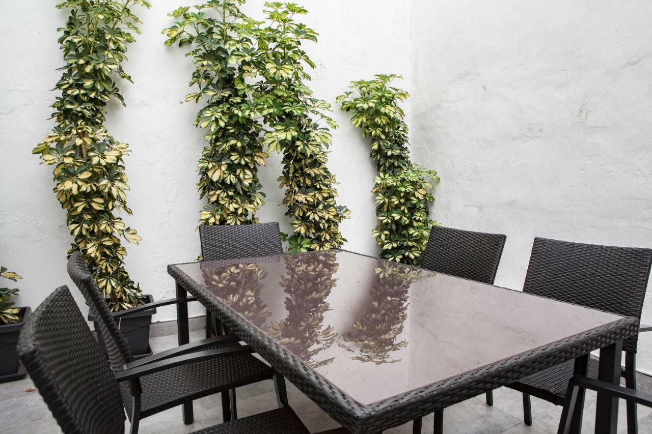 Apartamento Mendoza Sevilla Kültér fotó